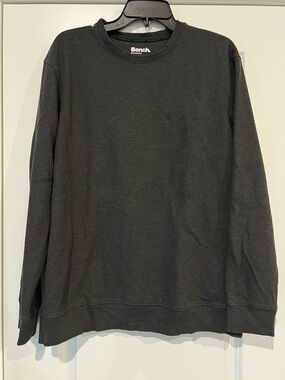 Men’s Bench. Urban wear charcoal gray waffle-knit crewneck shirt. L. Pre-owned.